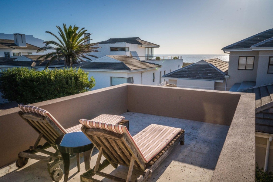 To Let 4 Bedroom Property for Rent in Sunset Links Western Cape